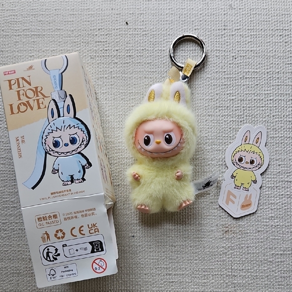 POP MART Accessories - PIN FOR LOVE LABUBU - LETTER F